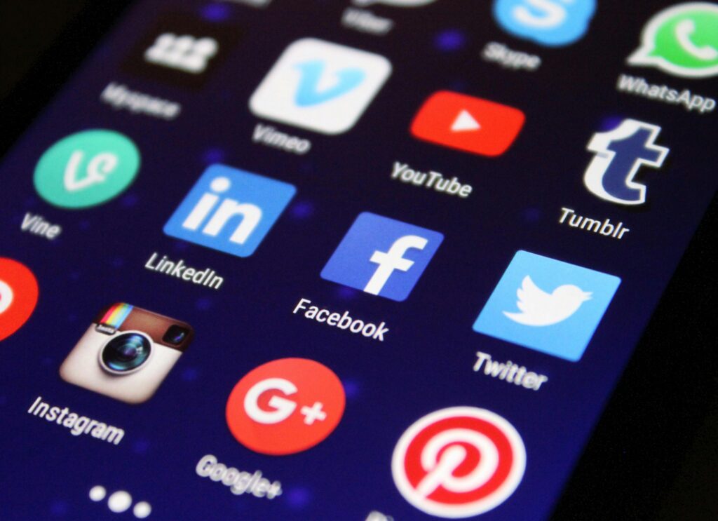 Top 20 Social Media Apps You Need to Know in 2024